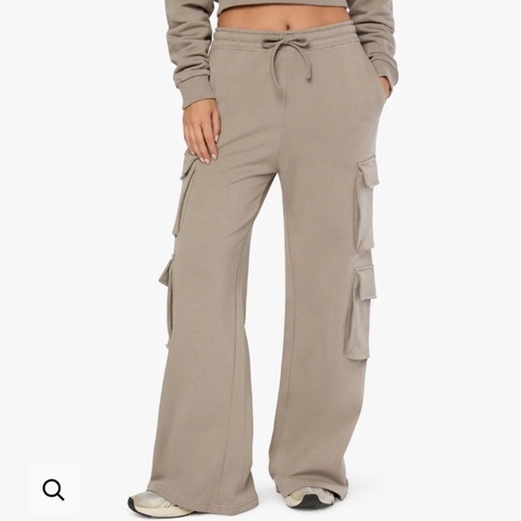 WEWOREWHAT Fleece Cotton Cargo Sweat Pants in Stone Size Small - Picture 1 of 13